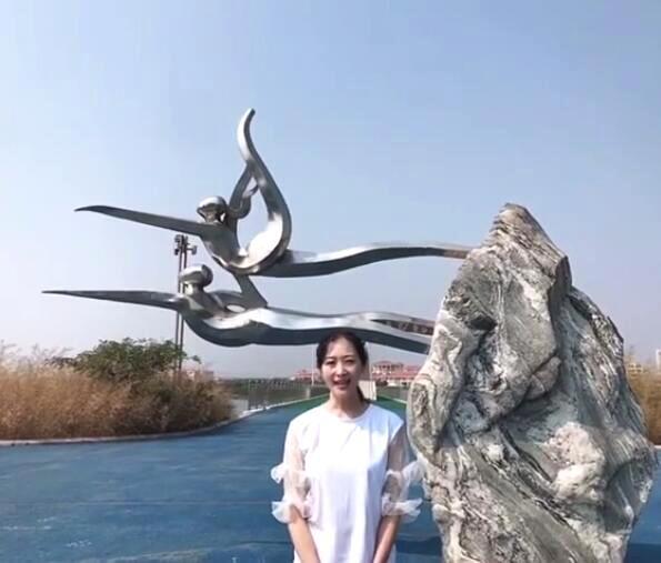 黄波海老婆曲栅栅个人资料深扒 曲栅栅和黄海波现状如何