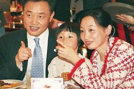 国美创始人黄光裕出狱 黄光裕被谁整的网传惹到太子太子是谁