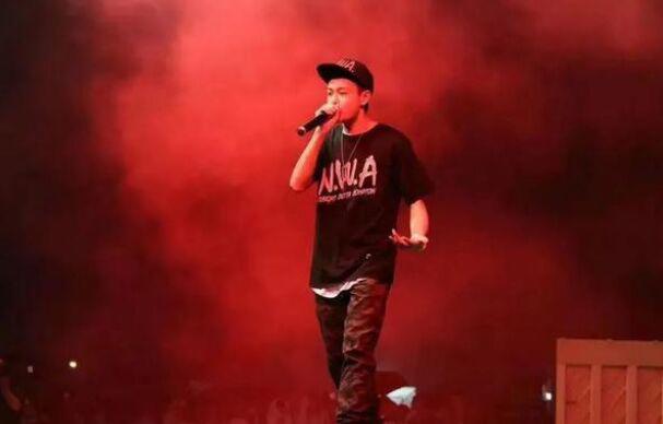 为什么说周密是富二代 网传周密爷爷真实身份造飞机的?