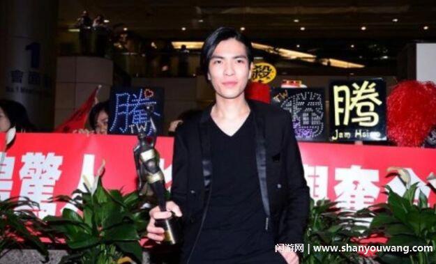 萧敬腾为什么招雨 萧敬腾为何叫雨神原因分析