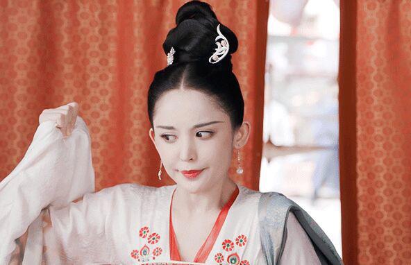 古力娜扎为什么这么多人黑 不惹人喜欢原因分析