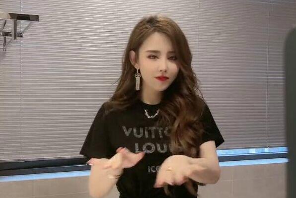 抖音四姐个人资料简介 真实身份系哑舍老婆