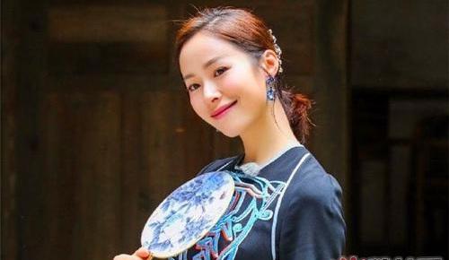 罗红前妻澄清离婚原因 江一燕发文称与罗红多年好友否认小三传言
