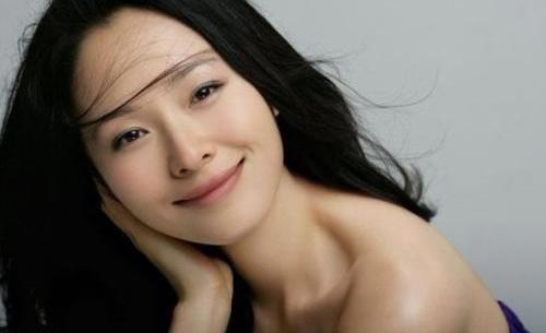 罗红前妻澄清离婚原因 江一燕发文称与罗红多年好友否认小三传言