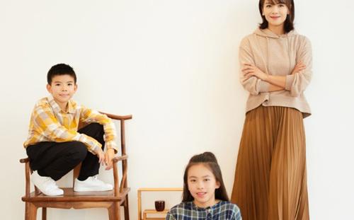 刘涛携子女登杂志封面神似王珂 刘涛素颜健身子女却没遗传母亲颜值