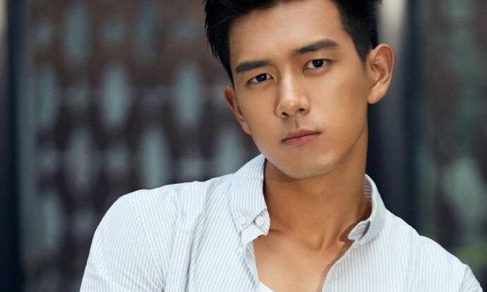 李现出演鹿晗的哪个MV 鹿晗李现的MV《勋章》歌词仿佛预言