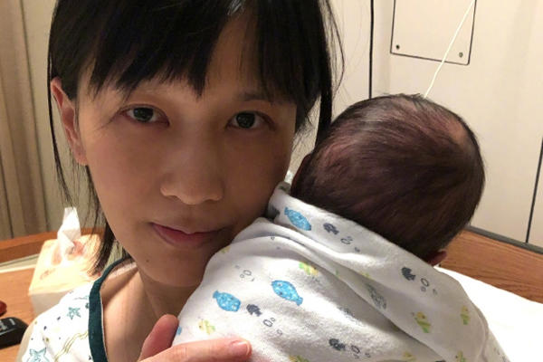 papi酱微博置顶内容是什么 因孩子随父姓被某些网友辱骂