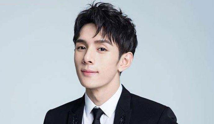 李佳琦求生欲指什么网友爆笑 李佳琦直播提到王一博肖战说了什么