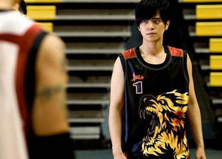 罗志祥晒打篮球照片疑发福 难道打篮球的男人都很渣爱多人运动