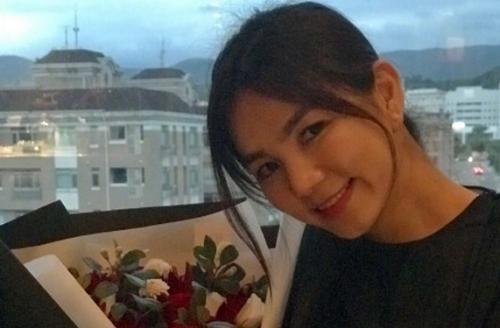 Ella结婚七周年回复孟美岐高仿号是怎么回事 孟美岐回应被赞高情商