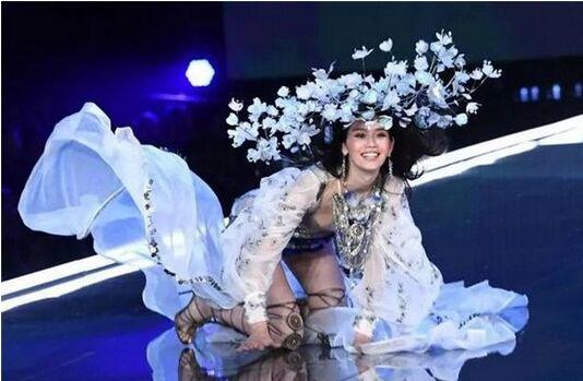 奚梦瑶为什么再上维密 摔跤事件反而让其火了一把