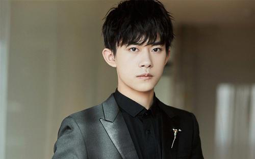 易烊千玺声明谣言是怎么回事 易烊千玺禁烟大使王源吸烟引争议