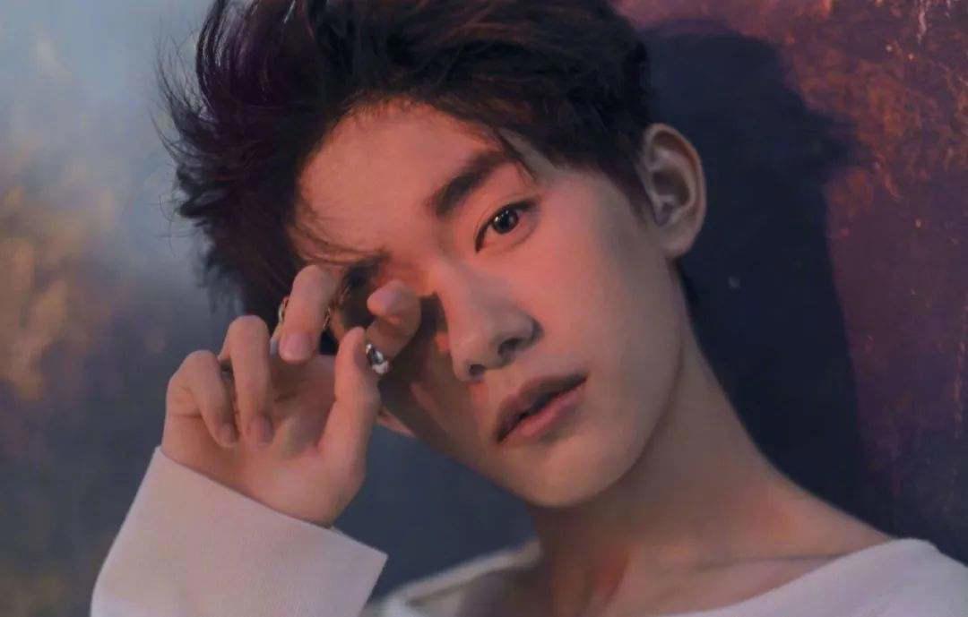 易烊千玺个人资料简介 易烊千玺的女朋友是谁长什么样？