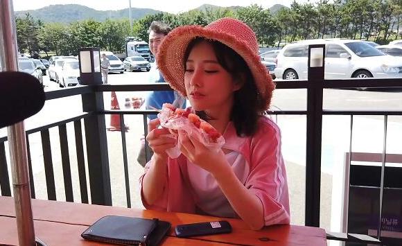 冯提莫为什么停播了 冯提莫现在怎么样了