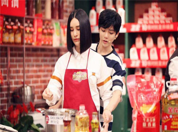 侯明昊什么学历 侯明昊和鹿晗的相似度