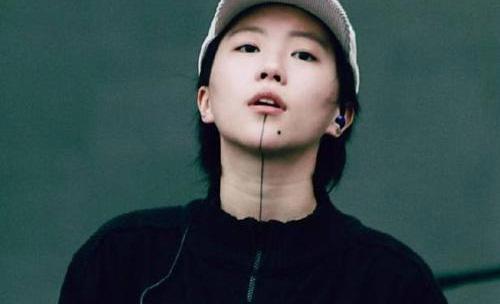 窦靖童下巴那条线有什么寓意吗 窦靖童个人资料下巴线含义介绍