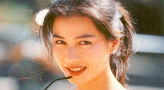 钟楚红近况怎样 钟楚红现在照片曝光粉丝感叹钟楚红依旧风韵犹存