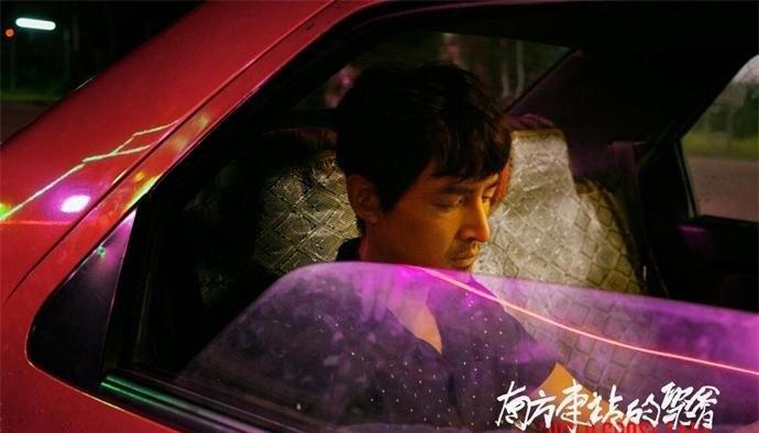 胡歌剪寸头图片原因曝光引热议 胡歌电影宣传新造型亮相获赞