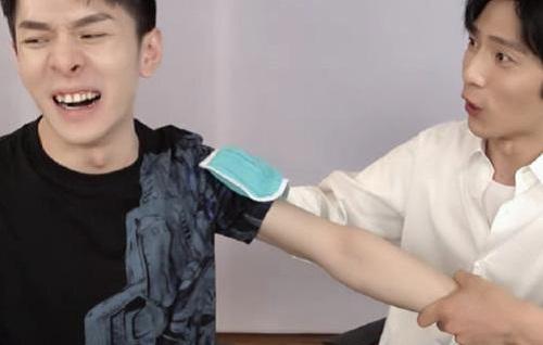 井柏然李佳琦同框讨论搓澡太搞笑 井柏然近况自称打开新世界大门