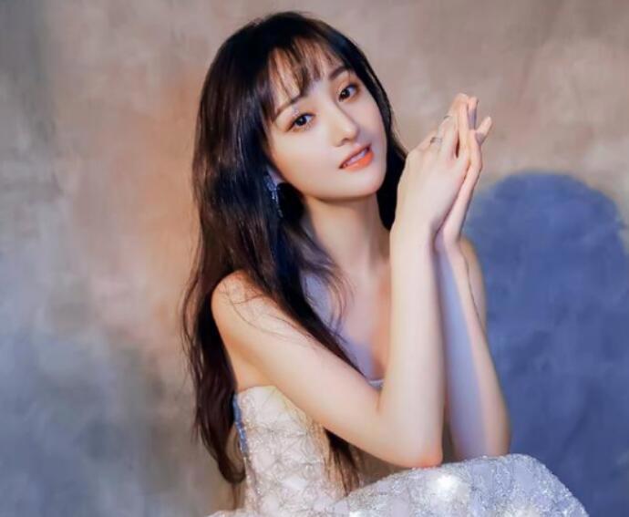 郑爽评论周扬青 郑爽感性留言周扬青被过分解读是怎么回事