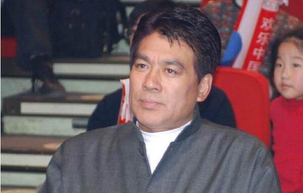 朱时茂儿子为什么姓叶 陈佩斯现身朱时茂儿子婚礼二人不同台