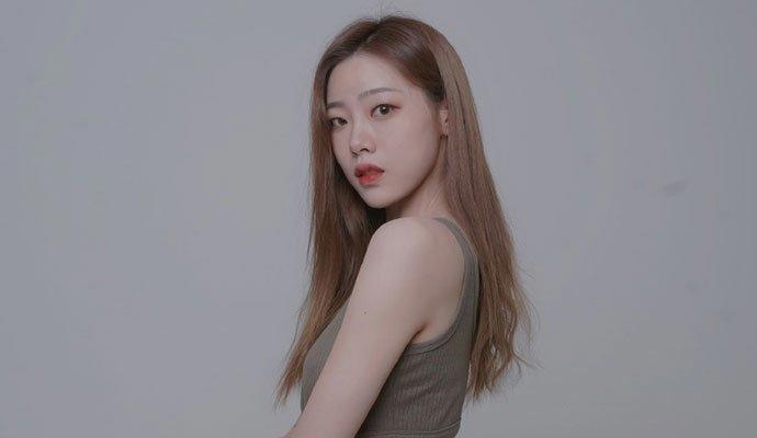 青春有你2选手冯若航身高体重比例好评 冯若航学校背景深扒引热议