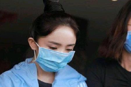 杨幂黑脸扔伞被骂垃圾咋回事？耍大牌争议事件真相令人意外