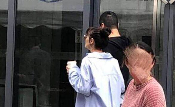 张雨绮袁巴元复合了吗 牵手逛街给宝宝过生日疑似和好