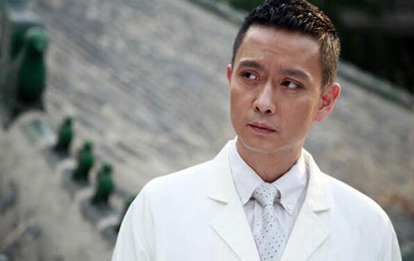 谢君豪烧伤前后对比毁容了吗 黄宗泽谢君豪一模一样谁帅些