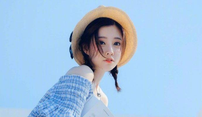 冯提莫多少钱签约b站 网友猜测B站冯提莫年收入过百万