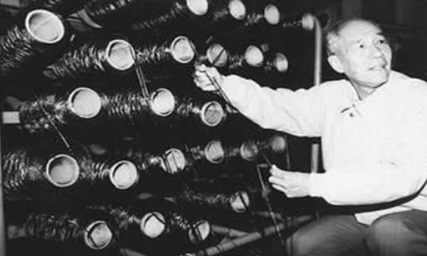 化纤领域奠基人郁铭芳院士逝世，年过古稀仍为本科生授课！