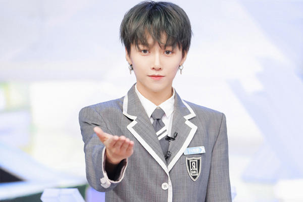 青春有你2刘雨昕比虞书欣多出来几万票 断层C位出道实至名归