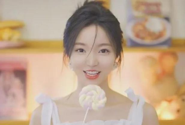 小潘潘为什么被全网黑 被骂原因与改编黄梅戏《女驸马》有关