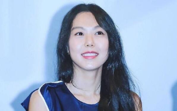 金敏喜洪尚秀分手粉丝欣慰 女神魅力难挡前男友身份显赫