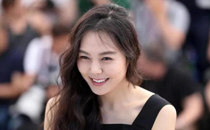 金敏喜洪尚秀分手粉丝欣慰 女神魅力难挡前男友身份显赫