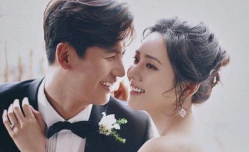 秋瓷炫于晓光婚纱照曝光满屏幸福感 秋瓷炫演的电视剧角色遭调侃
