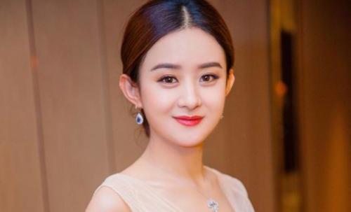 赵丽颖产后现身包裹严实 赵丽颖生子后身材依然纤细即将复出