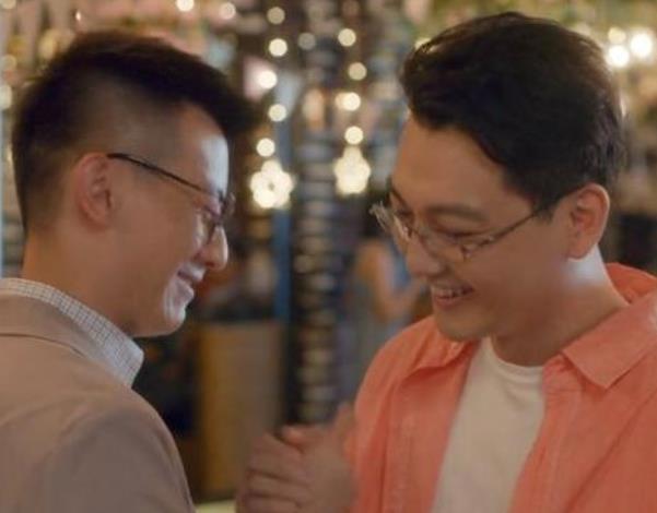 安家电视剧季明亮真的喜欢朱闪闪吗？他是个骗子吗？