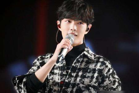 肖战复出争议波及何炅，肖战发声怒怼黑粉称不要伤害到别人