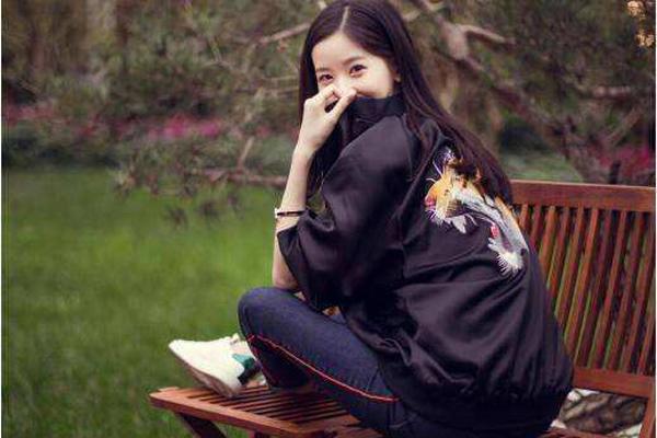 章泽天发文为自己庆生感谢女儿礼物 和老公刘强东婚变未收祝福