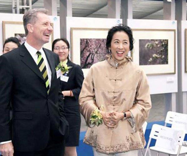 朱玲玲老公罗康瑞身价惊人 朱玲玲个人资料简介深扒