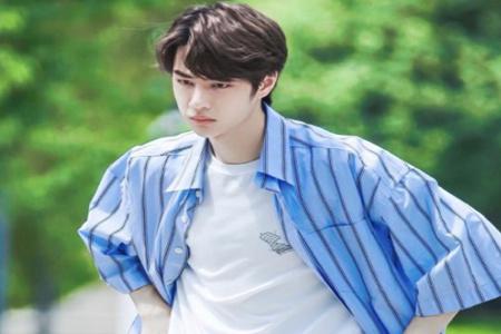 王一博跳孔雀舞画面曝光，揭秘王一博的跳舞水平