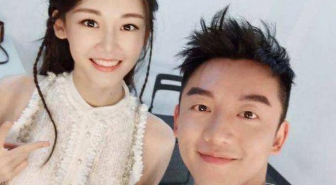 郑恺苗苗挽手逛商场 郑恺苗苗近照曝光女方被质疑怀孕什么情况