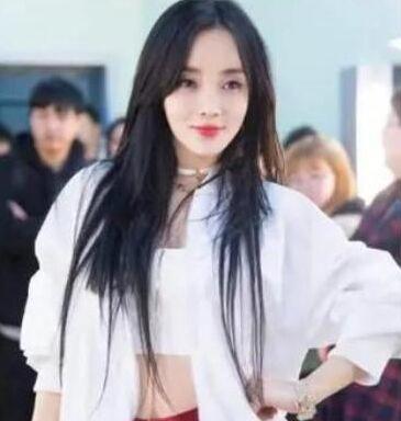 杨幂撞脸李小璐 两人对比照曝光不仔细看还真分不清