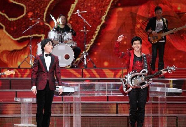 王力宏李云迪宏迪事件始末 王力宏老婆生三胎李云迪现状呢