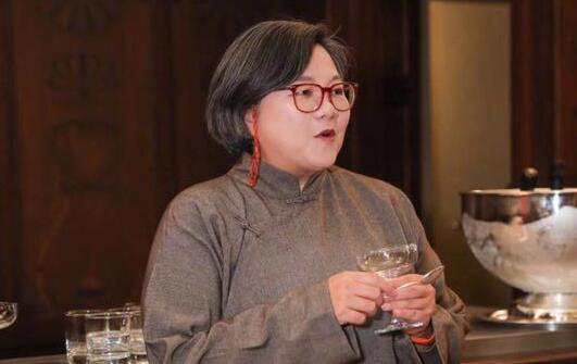 洪晃真实身世惊人年轻时很美 电影暗批前夫陈凯歌引热议