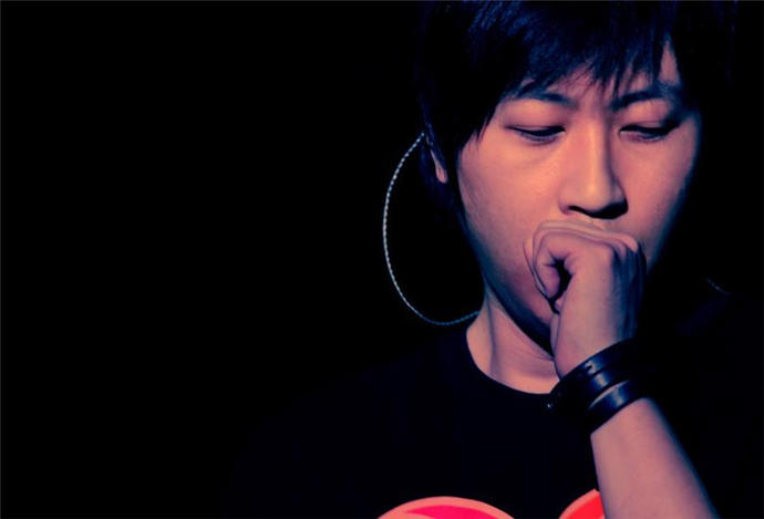 阿信恋情疑似被曝 五月天阿信女朋友身份被曝光是助理真的吗