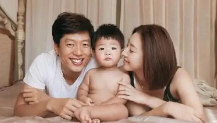 唐一菲霸气回怼被指蹭姚晨热度 唐一菲凌潇肃最新消息