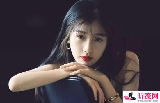 虞书欣家境怎么样 虞书欣家里很有钱吗