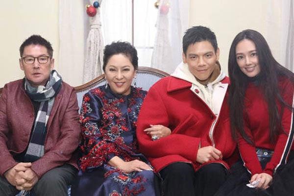 郭碧婷向佐牵手照曝光 难道这是公开恋情的节奏